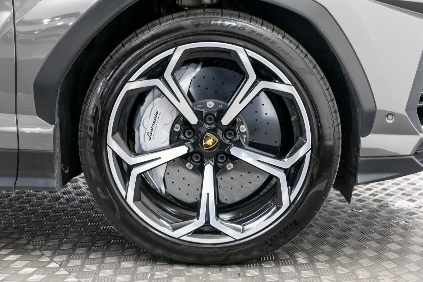 2022 Lamborghini Urus AWD