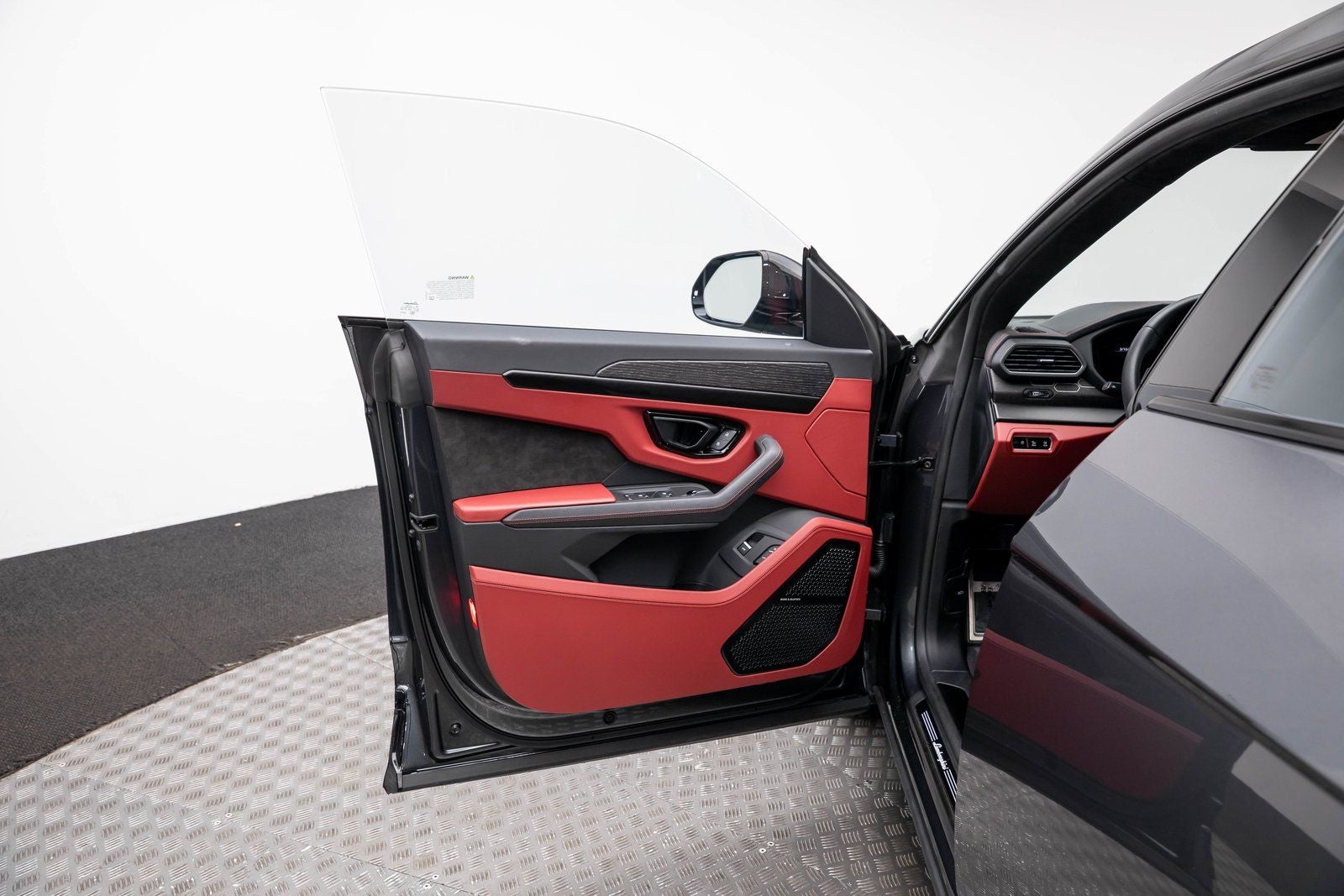 2023 Lamborghini Urus S