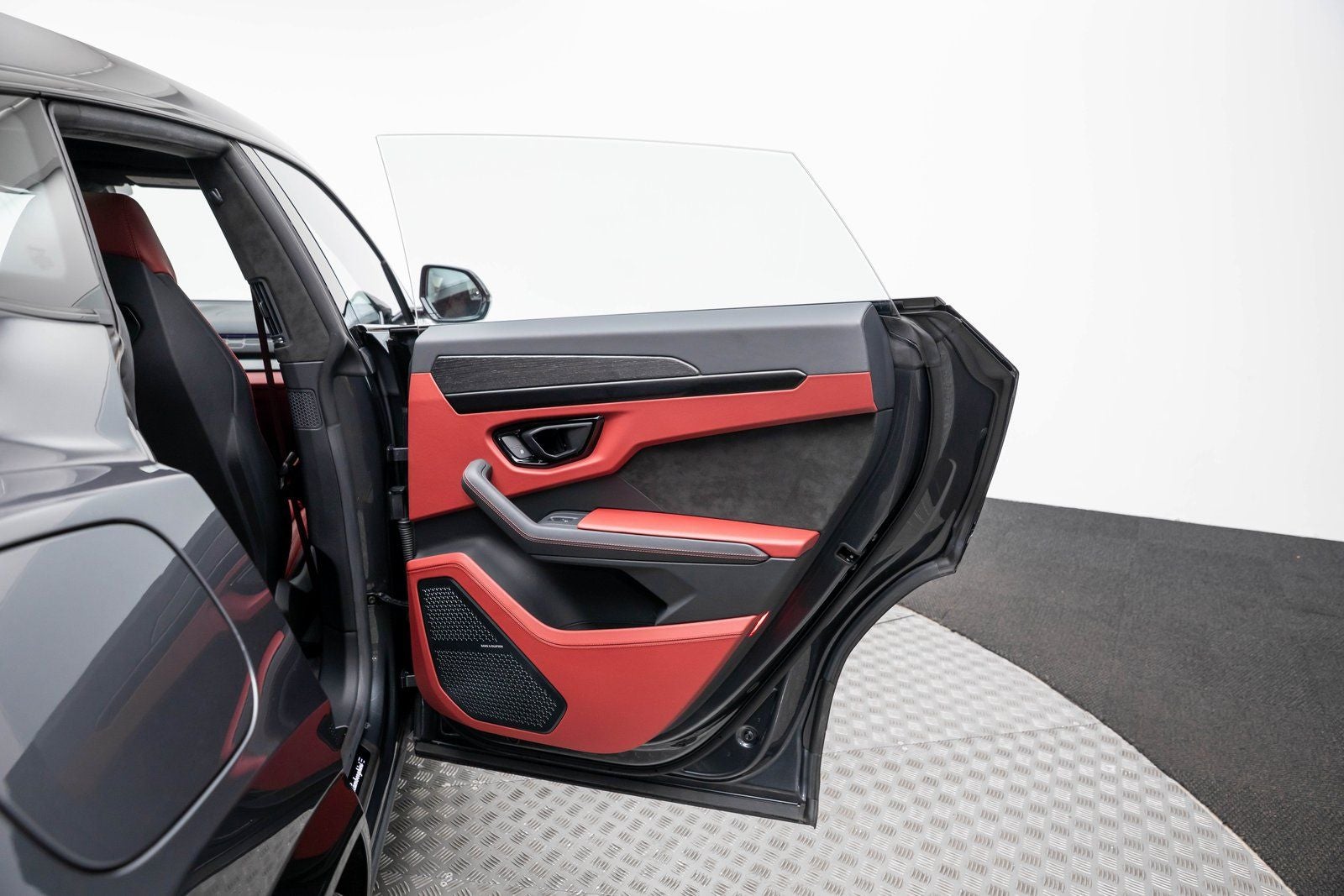 2023 Lamborghini Urus S