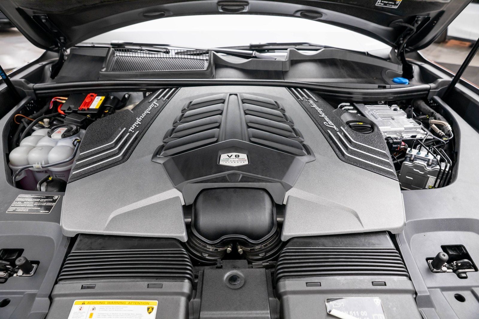 2023 Lamborghini Urus S