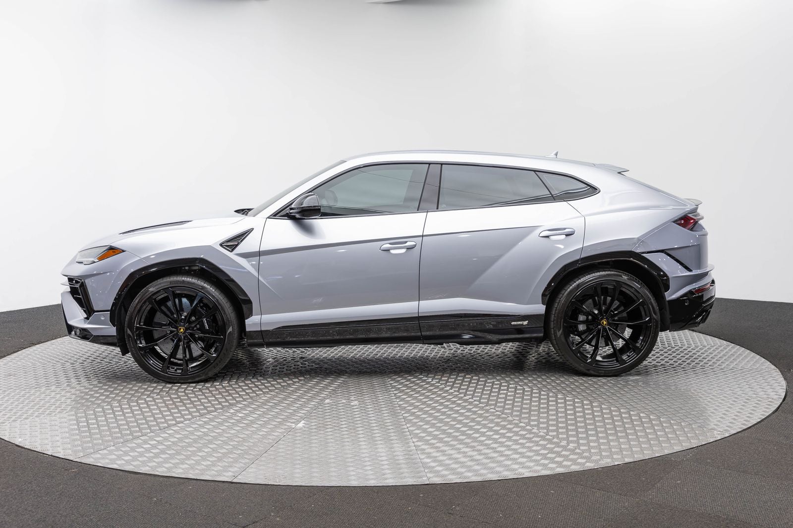 2024 Lamborghini Urus S