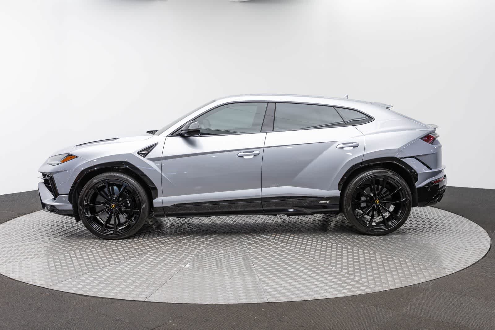 2024 Lamborghini Urus S