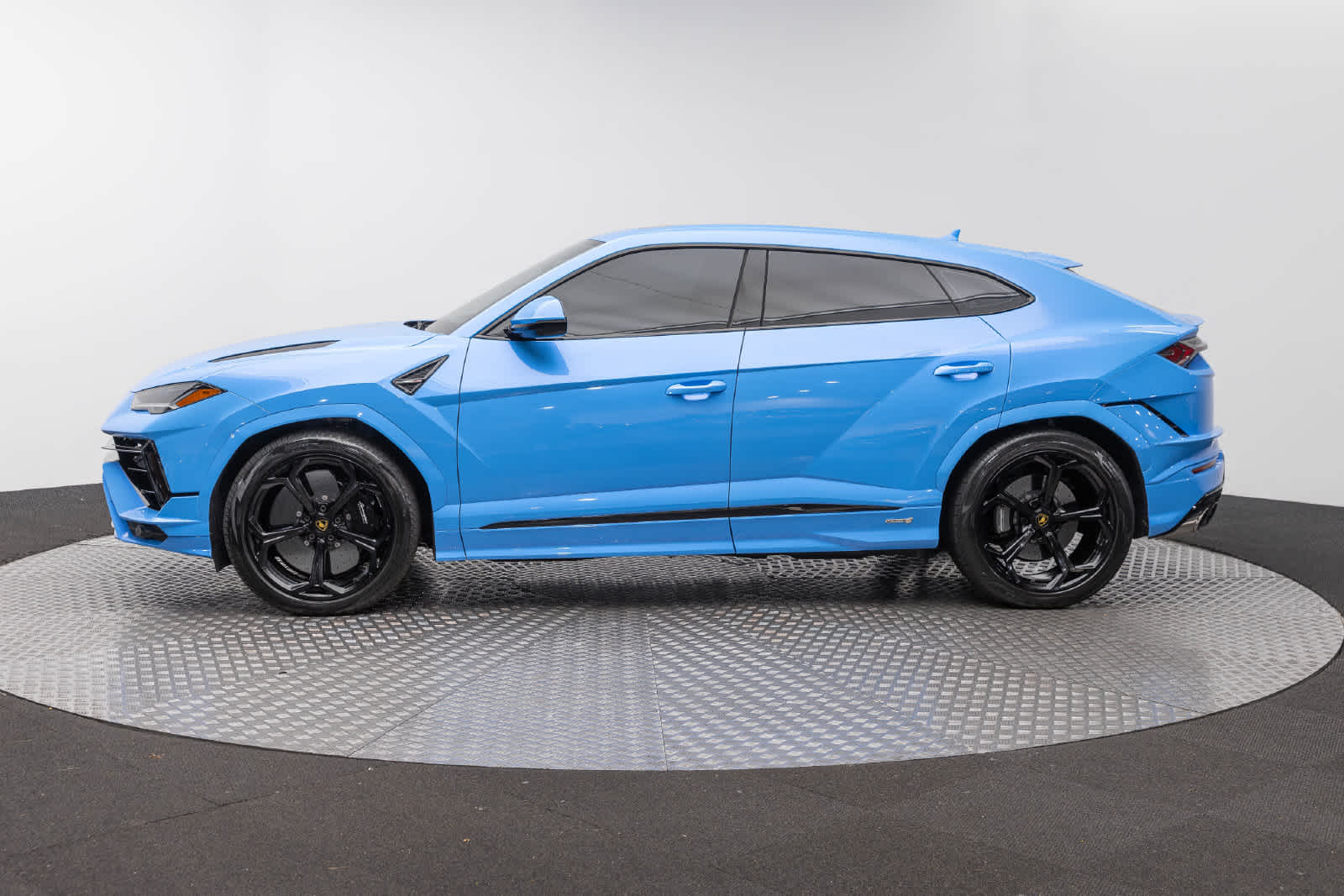 2023 Lamborghini Urus S