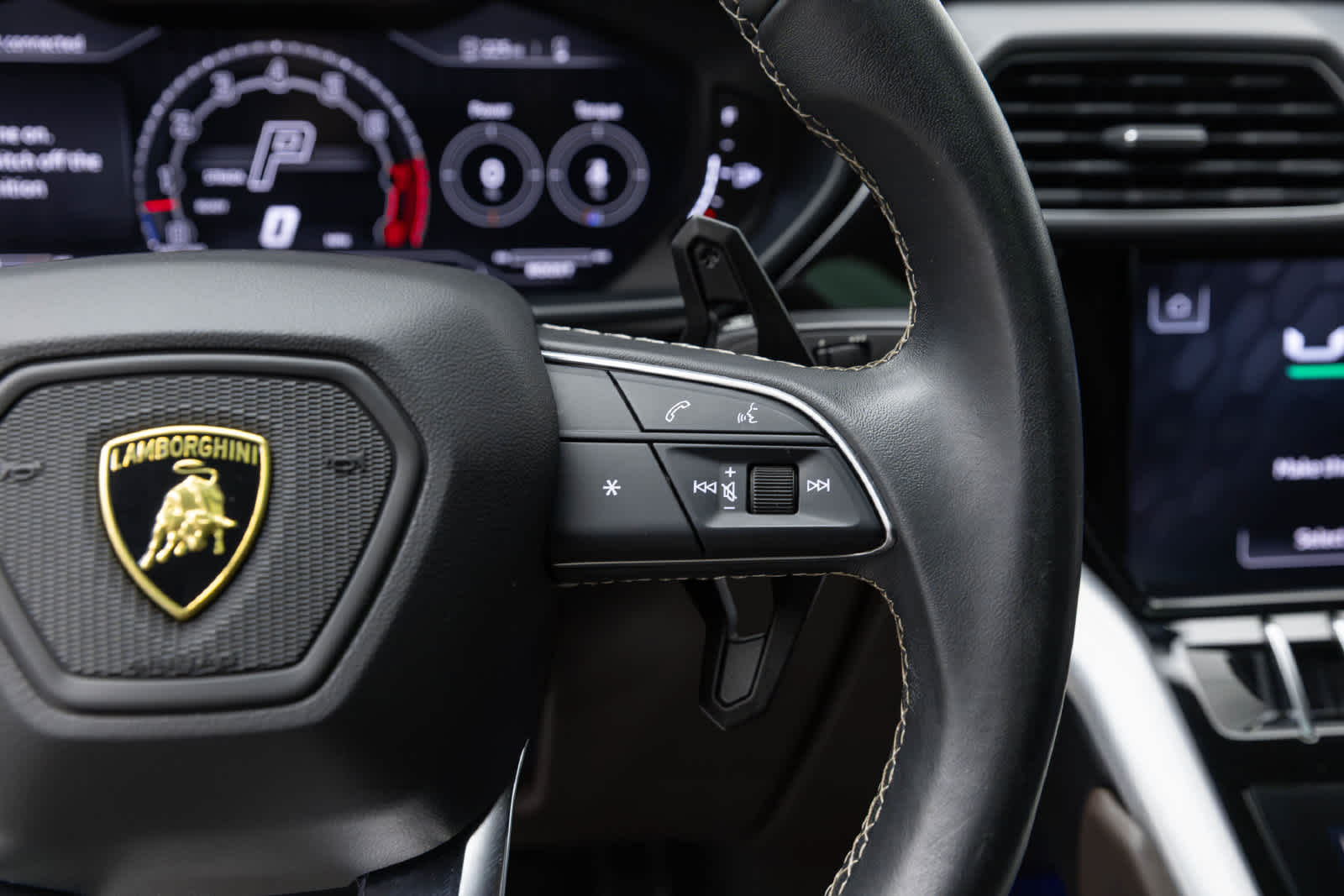 2023 Lamborghini Urus S