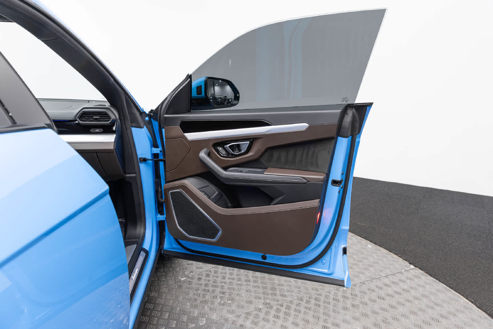 2023 Lamborghini Urus S