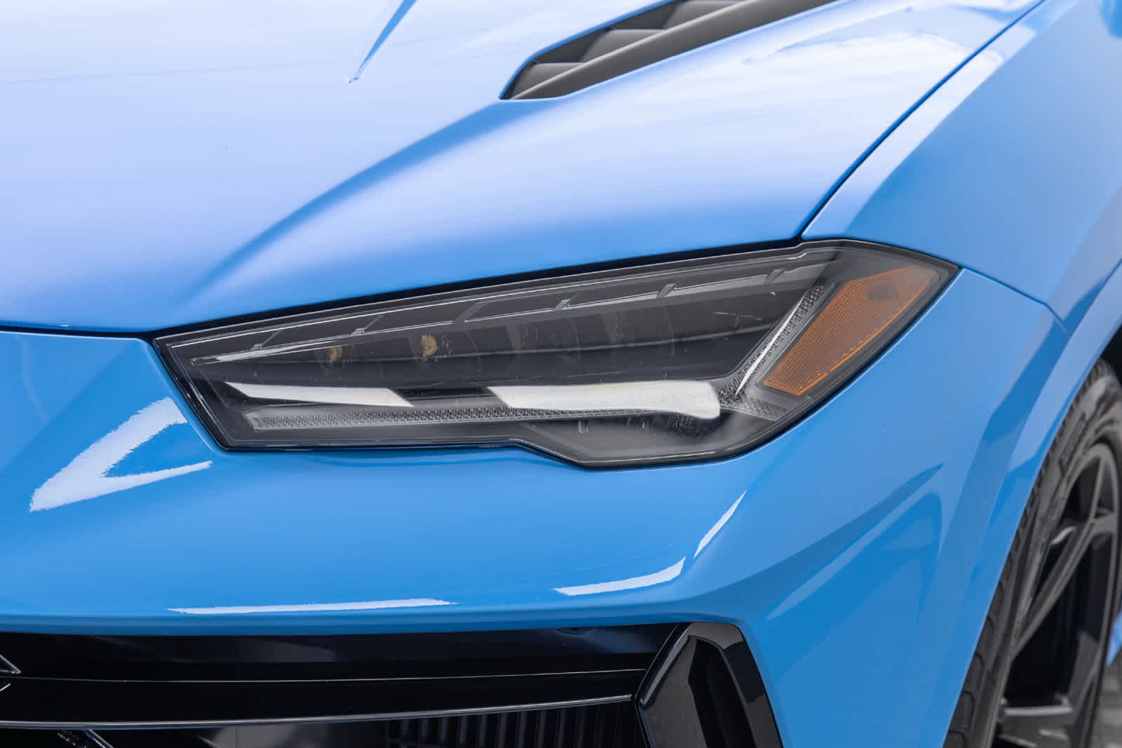 2023 Lamborghini Urus S