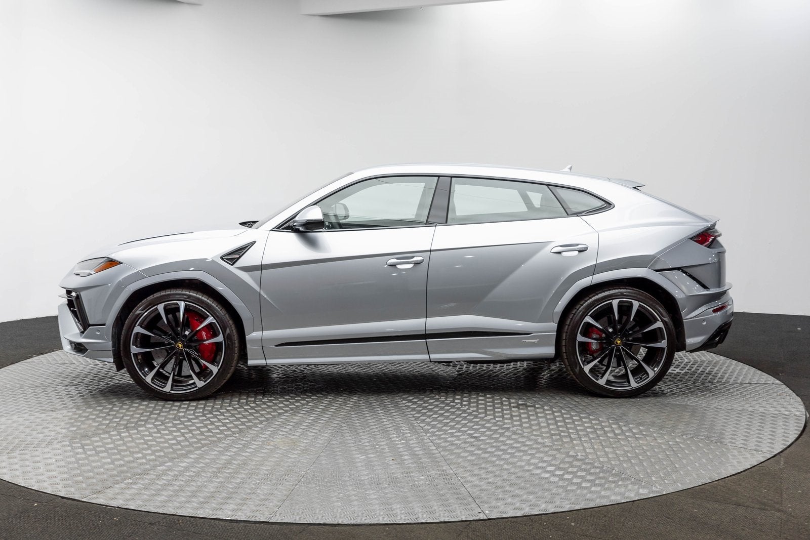 2023 Lamborghini Urus S