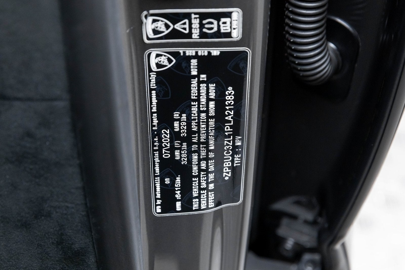 2023 Lamborghini Urus Performante