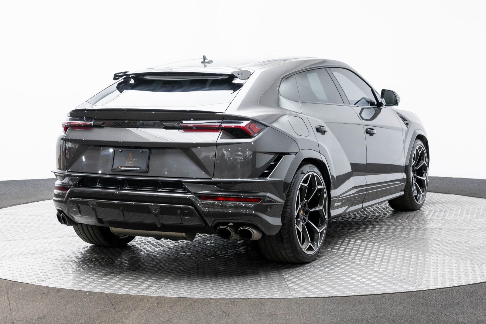 2023 Lamborghini Urus Performante