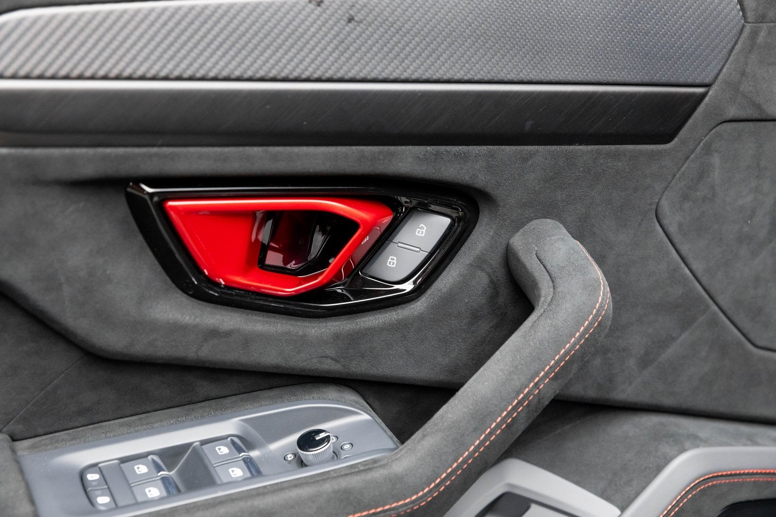 2023 Lamborghini Urus Performante