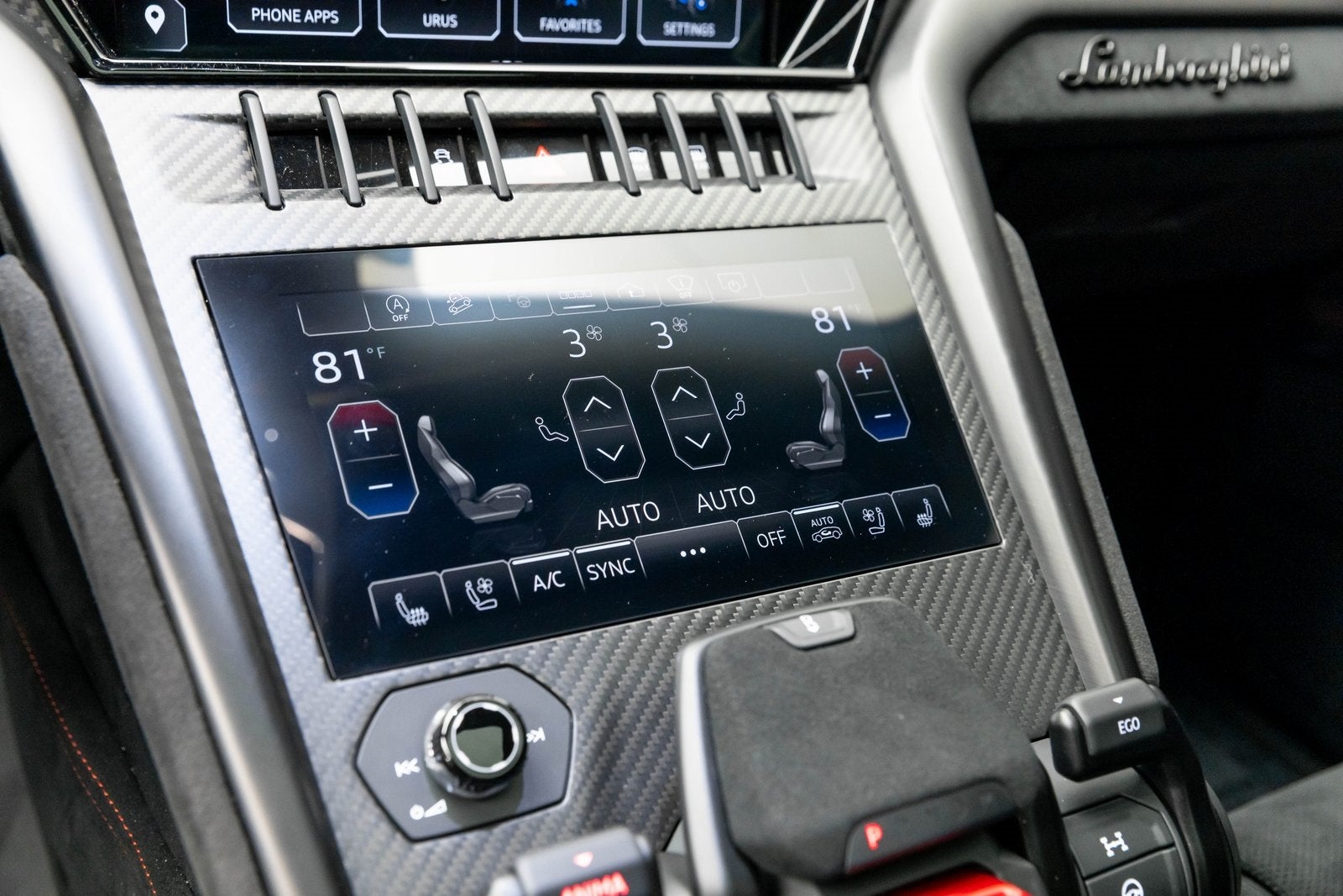 2023 Lamborghini Urus Performante