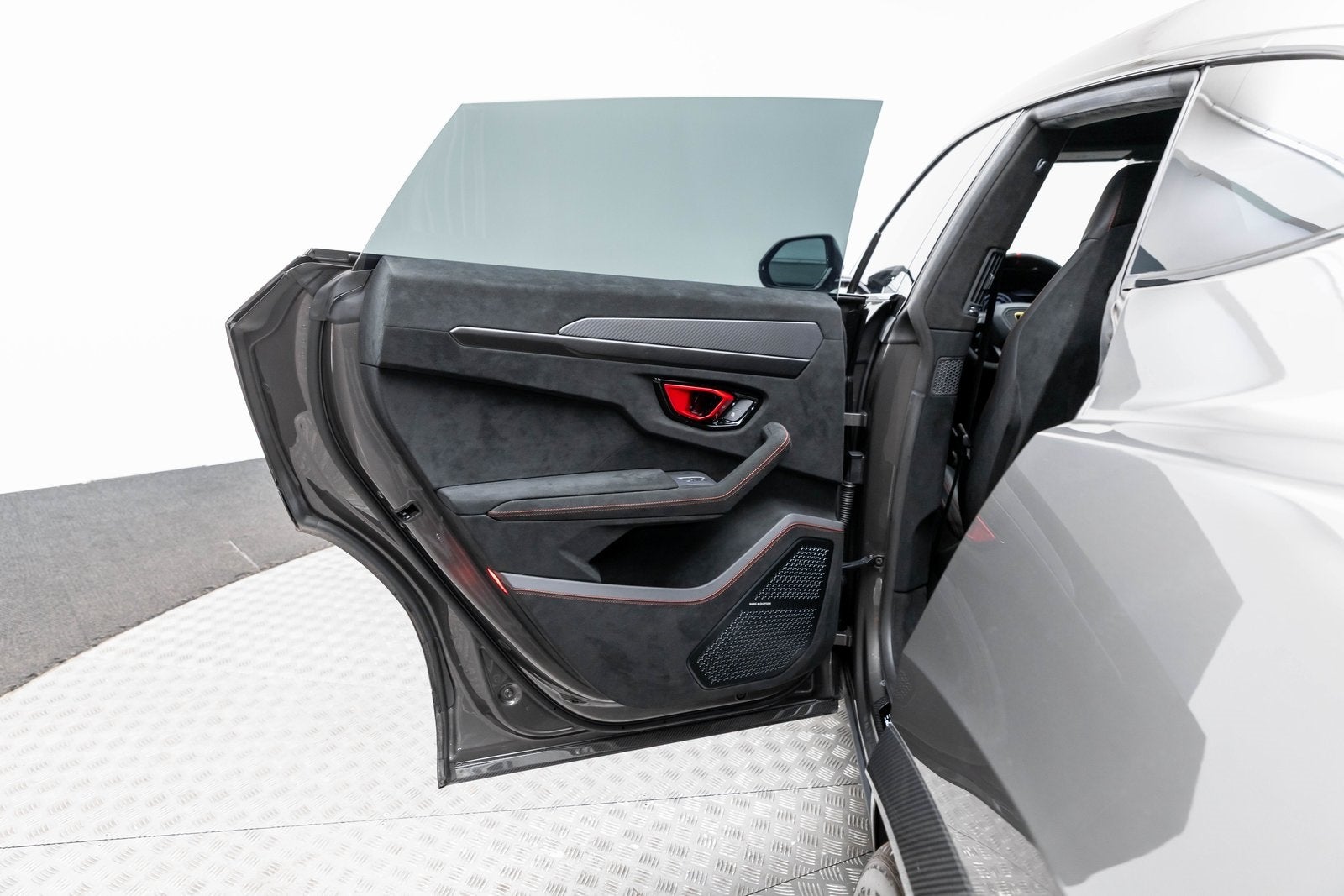 2023 Lamborghini Urus Performante