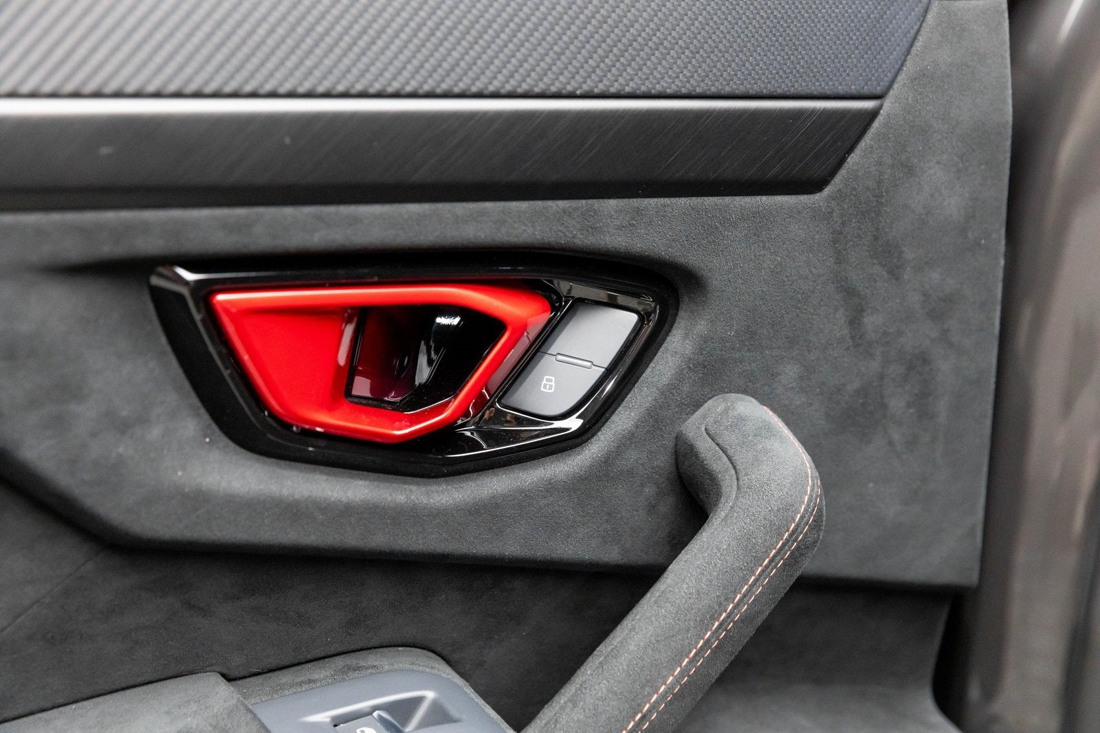 2023 Lamborghini Urus Performante