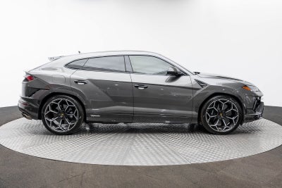 2023 Lamborghini Urus Performante