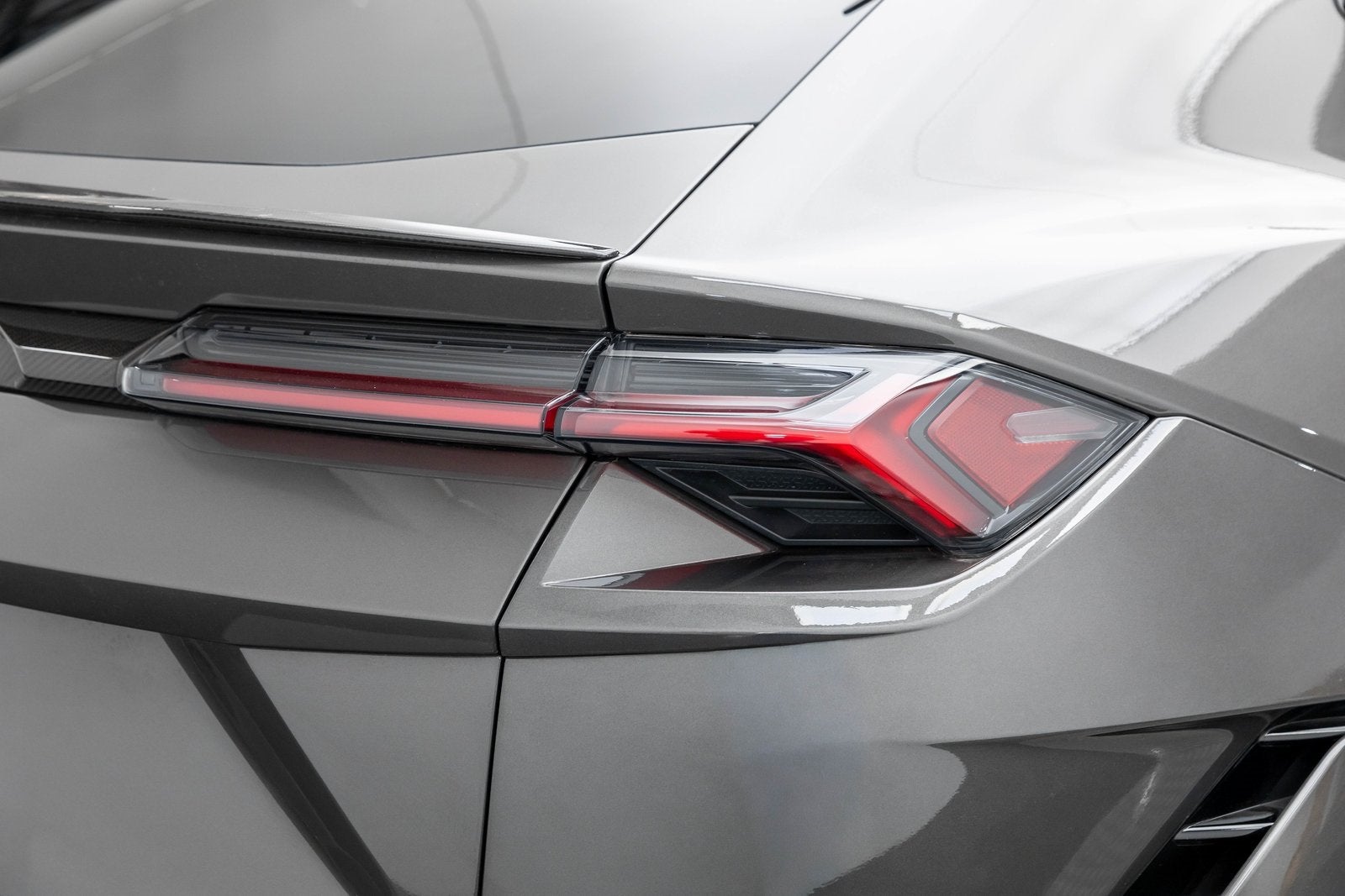 2023 Lamborghini Urus Performante