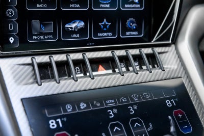 2023 Lamborghini Urus Performante