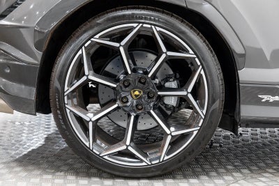 2023 Lamborghini Urus Performante