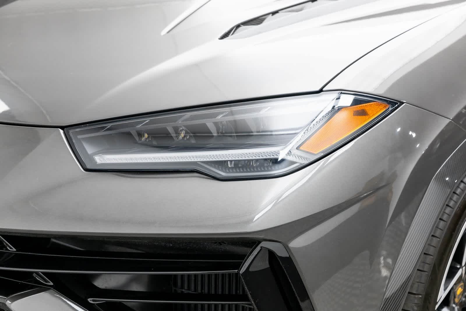 2023 Lamborghini Urus Performante