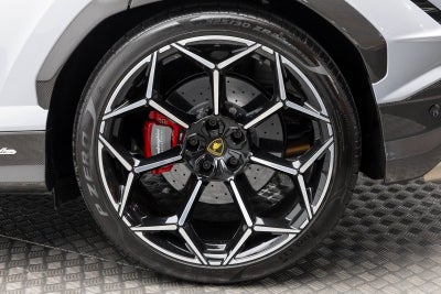 2024 Lamborghini Urus Performante