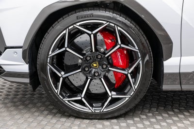 2024 Lamborghini Urus Performante