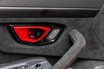 2024 Lamborghini Urus Performante