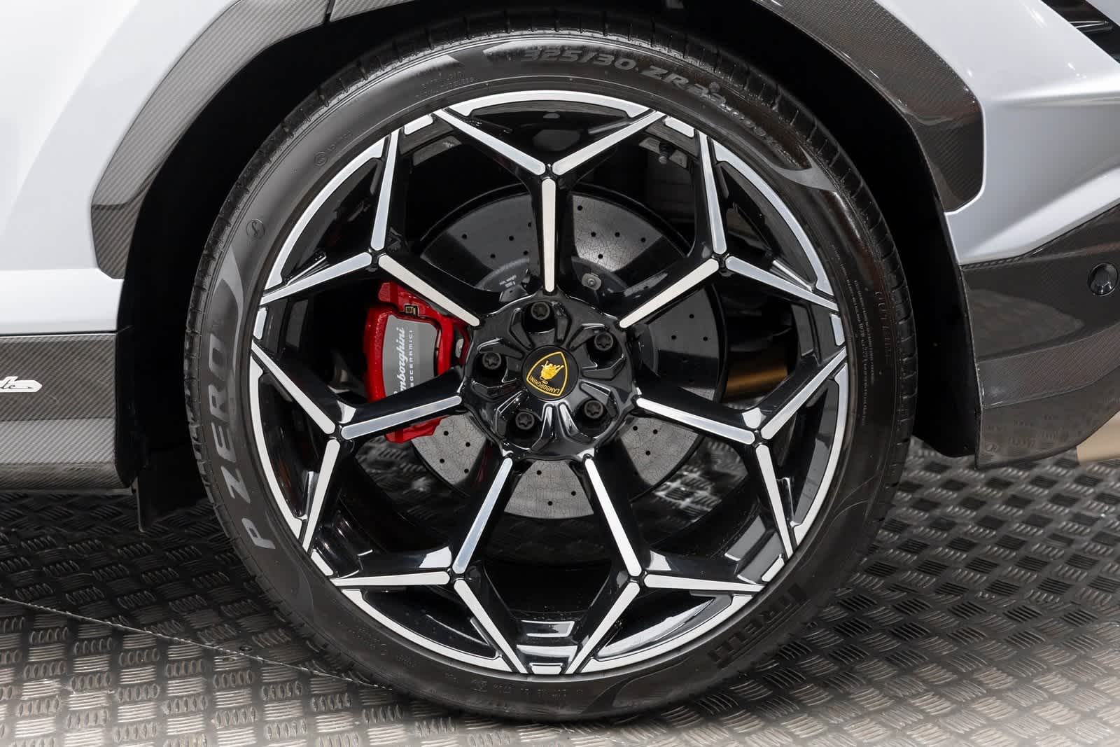 2024 Lamborghini Urus Performante