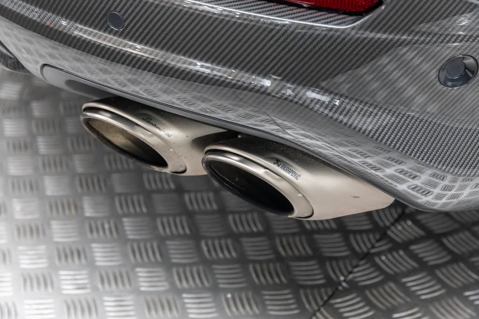 2024 Lamborghini Urus Performante