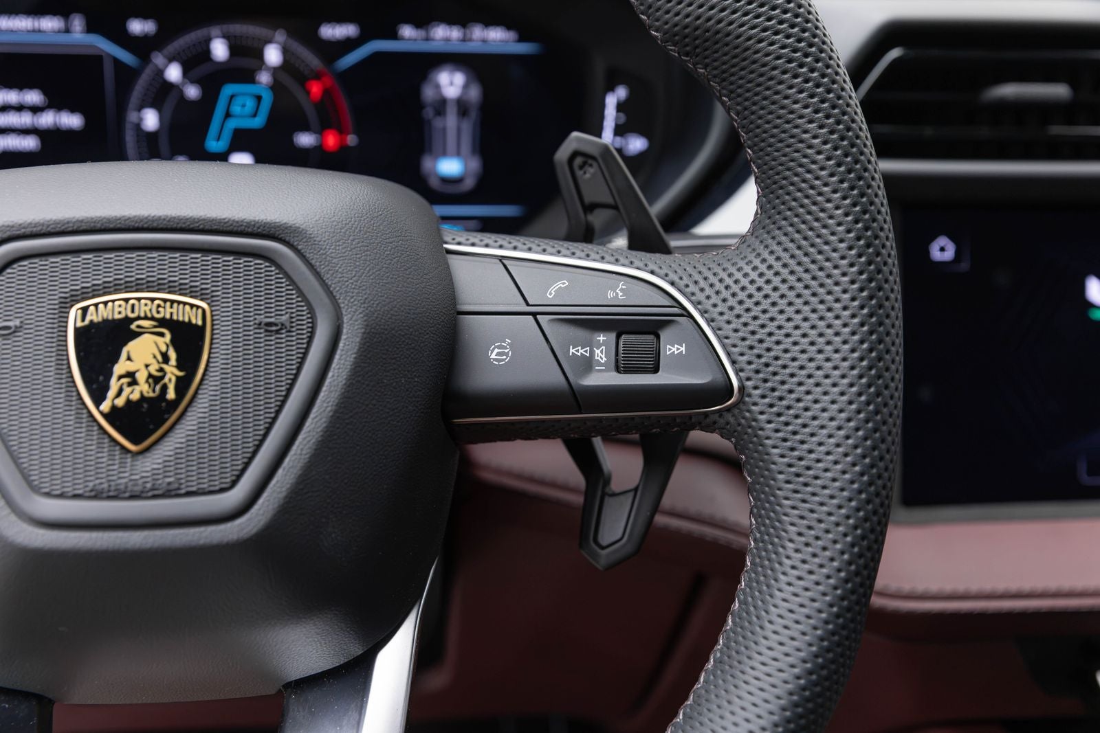 2026 Lamborghini Urus SE